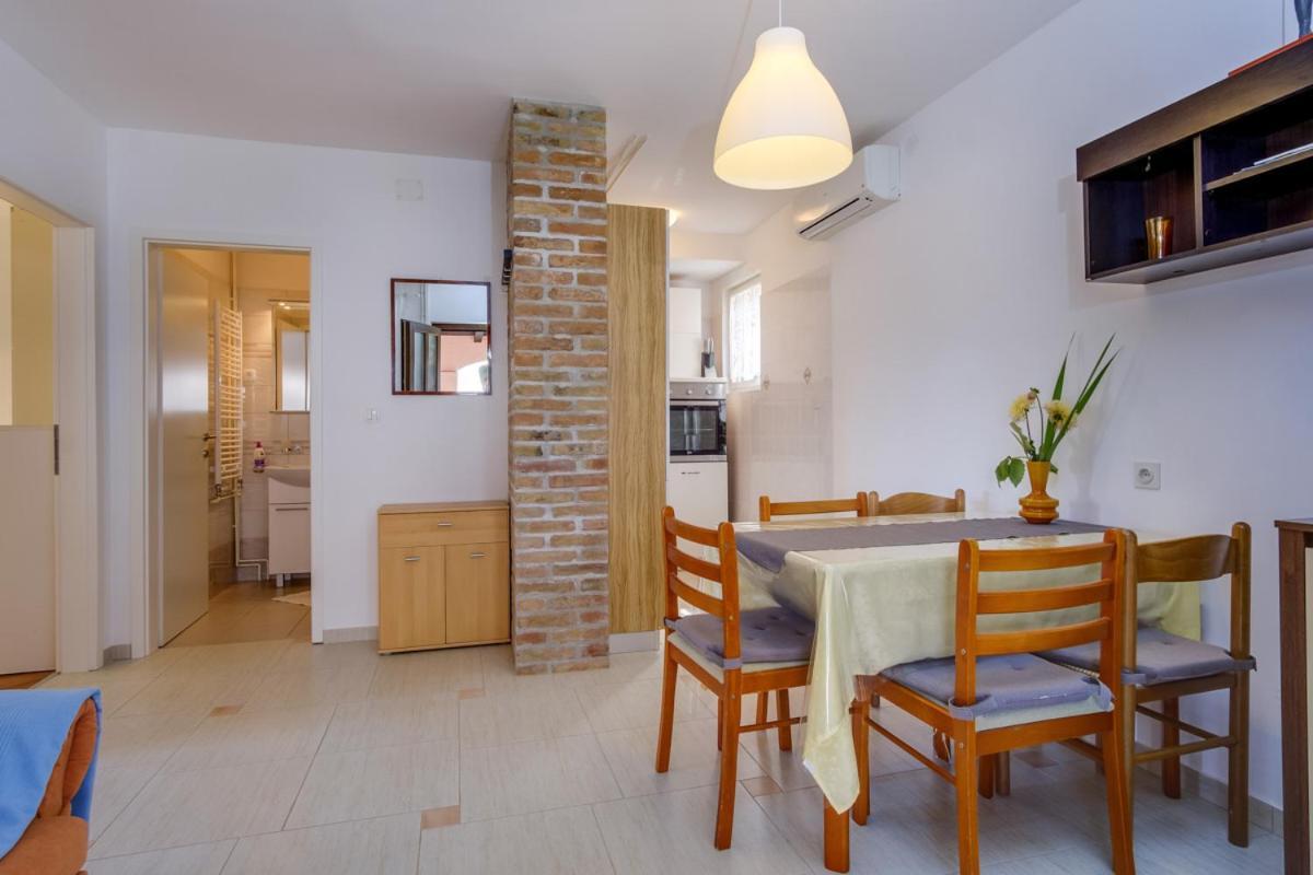 Apartmani Nadalina Veli Lošinj Eksteriør billede