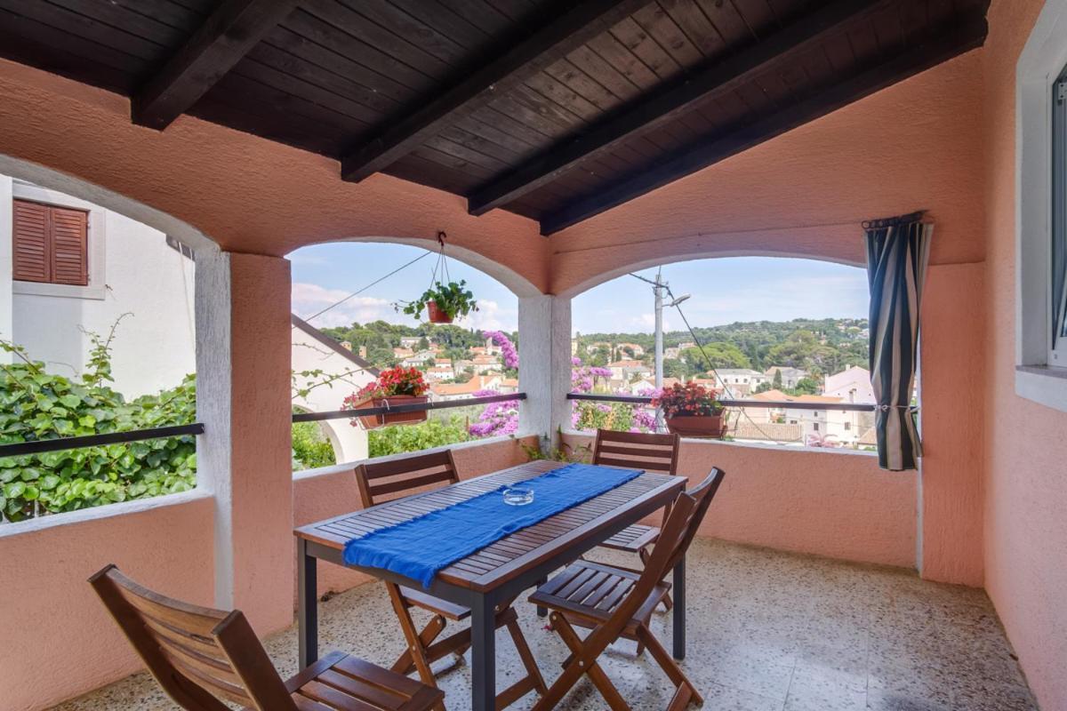 Apartmani Nadalina Veli Lošinj Eksteriør billede